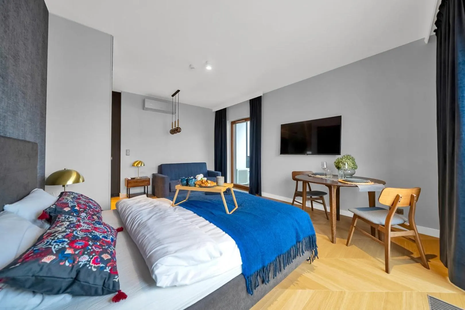 Wola Studio - Balcony, Bus&Tram Nearby - By Rentujemy Warsaw Apartment