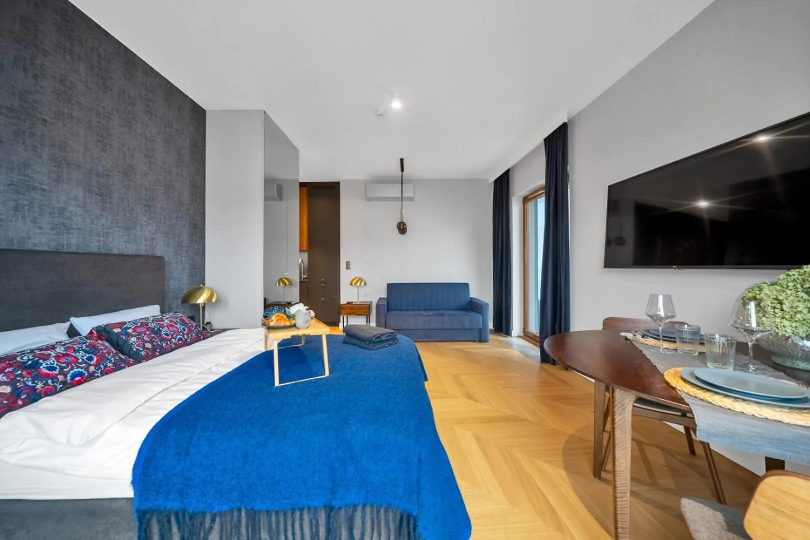 Wola Studio - Balcony, Bus&Tram Nearby - By Rentujemy Warsaw Apartment